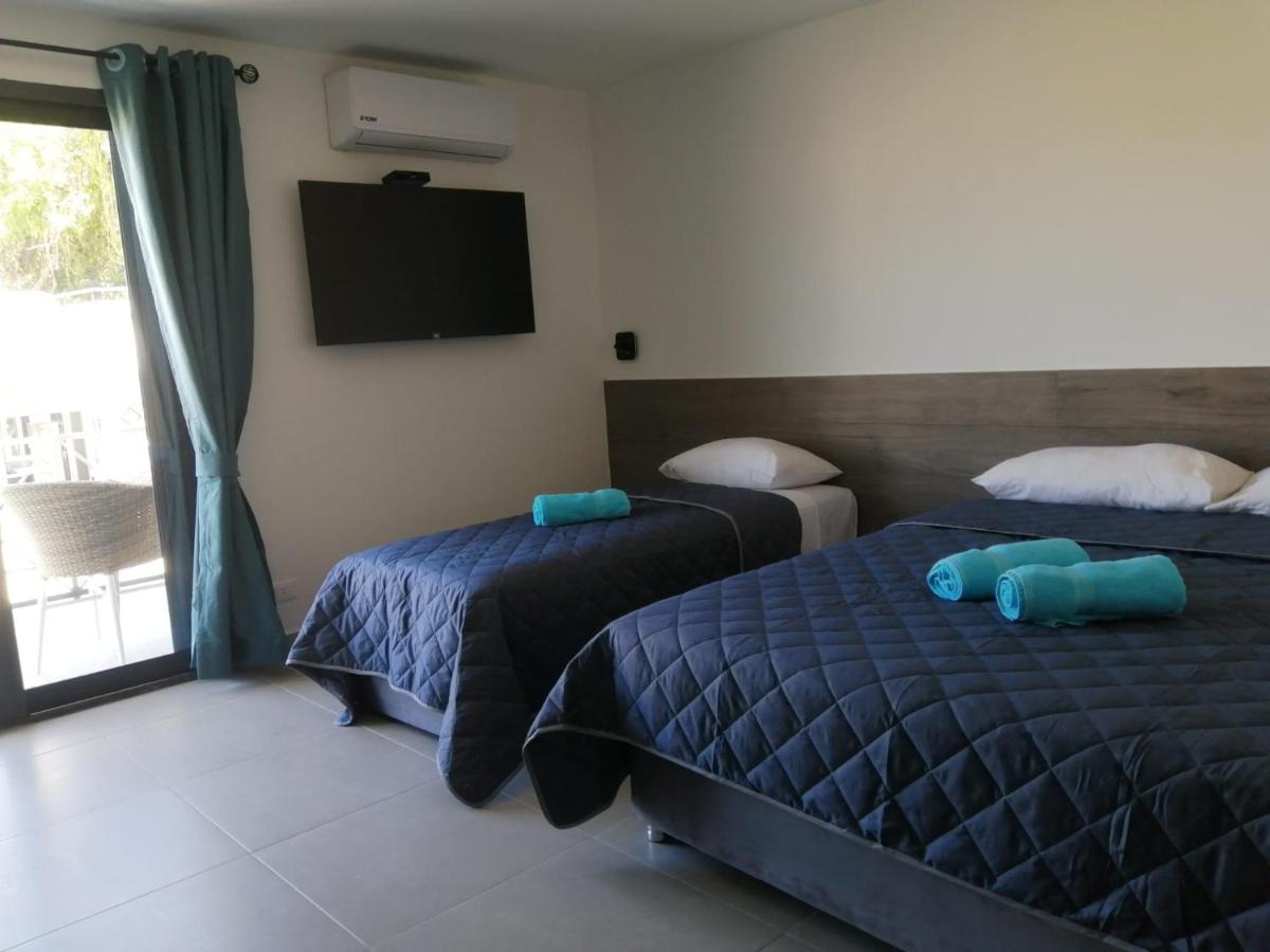 Hotel Oasis-Dream Holidays - La Petite France ซาน เบอนาร์ดิโน ภายนอก รูปภาพ