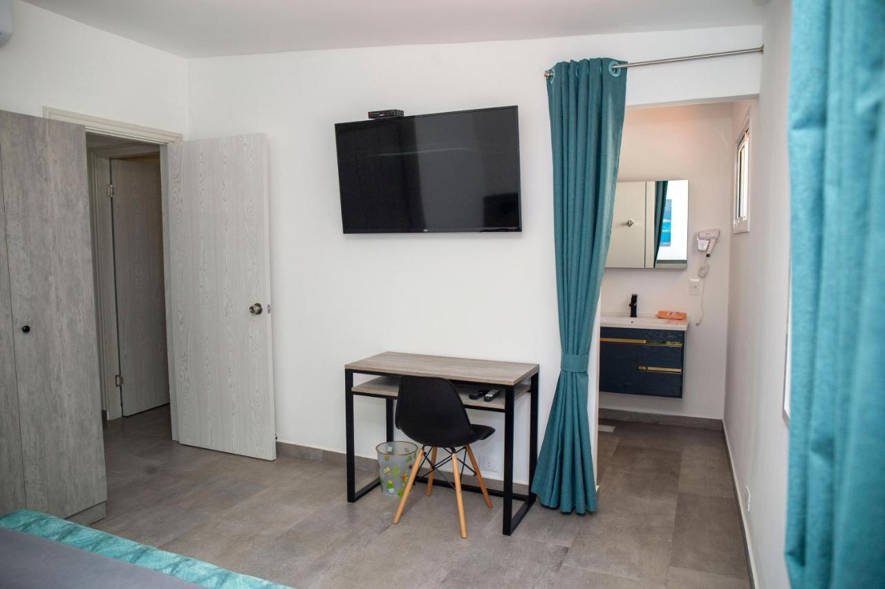Hotel Oasis-Dream Holidays - La Petite France ซาน เบอนาร์ดิโน ภายนอก รูปภาพ