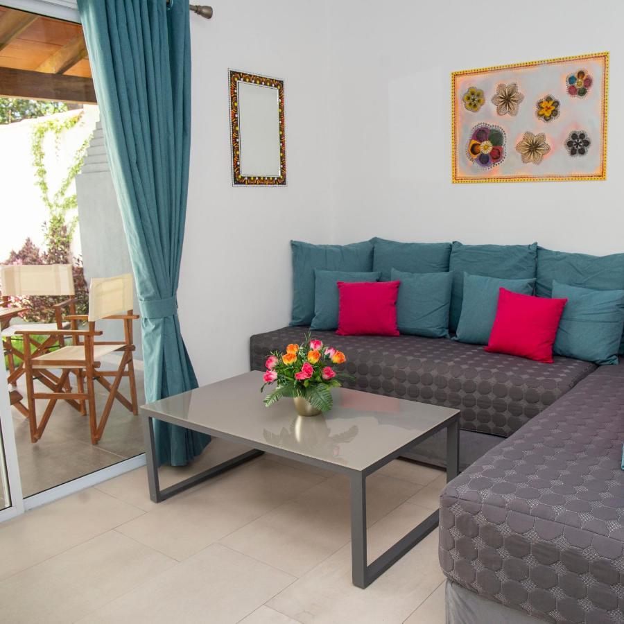 Hotel Oasis-Dream Holidays - La Petite France ซาน เบอนาร์ดิโน ภายนอก รูปภาพ