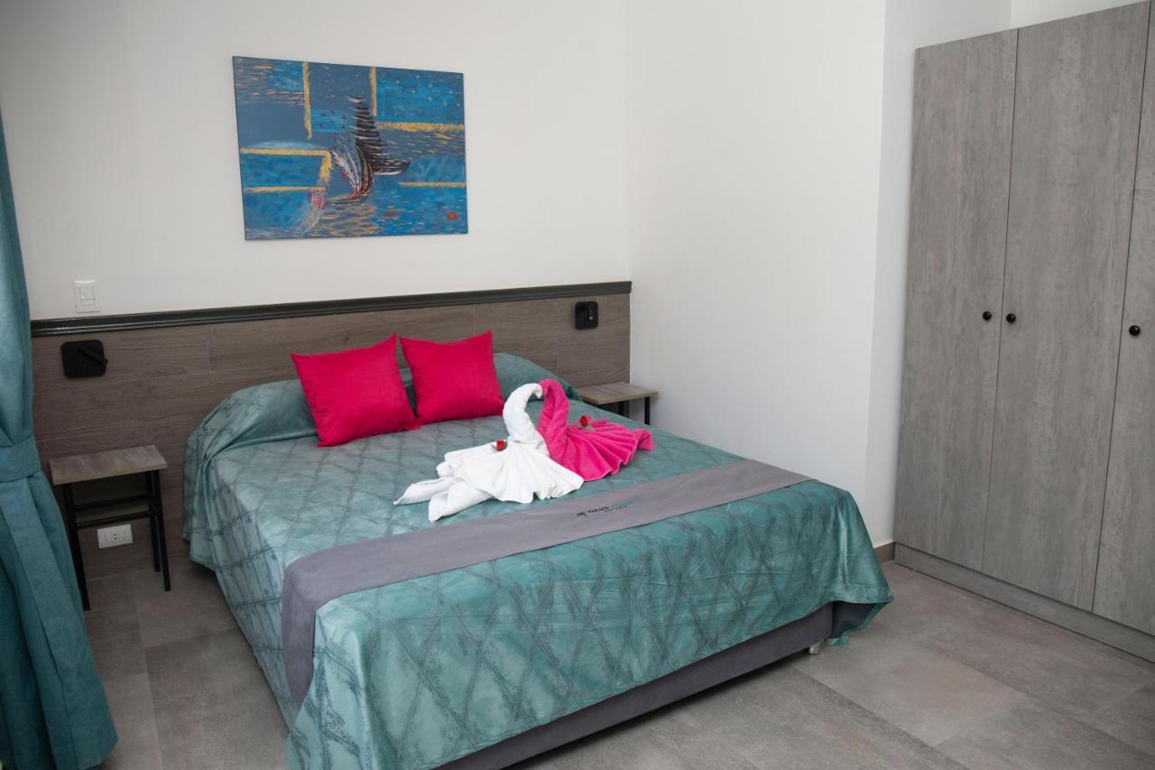 Hotel Oasis-Dream Holidays - La Petite France ซาน เบอนาร์ดิโน ภายนอก รูปภาพ