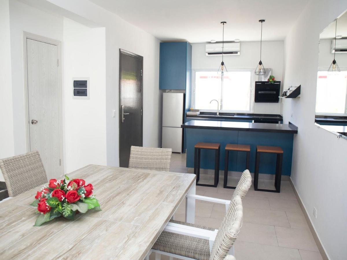 Hotel Oasis-Dream Holidays - La Petite France ซาน เบอนาร์ดิโน ภายนอก รูปภาพ