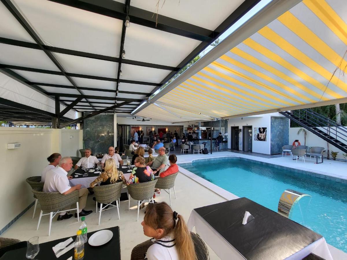 Hotel Oasis-Dream Holidays - La Petite France ซาน เบอนาร์ดิโน ภายนอก รูปภาพ