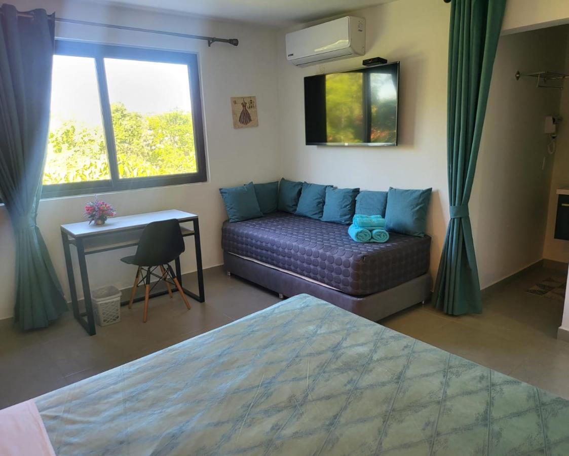 Hotel Oasis-Dream Holidays - La Petite France ซาน เบอนาร์ดิโน ภายนอก รูปภาพ