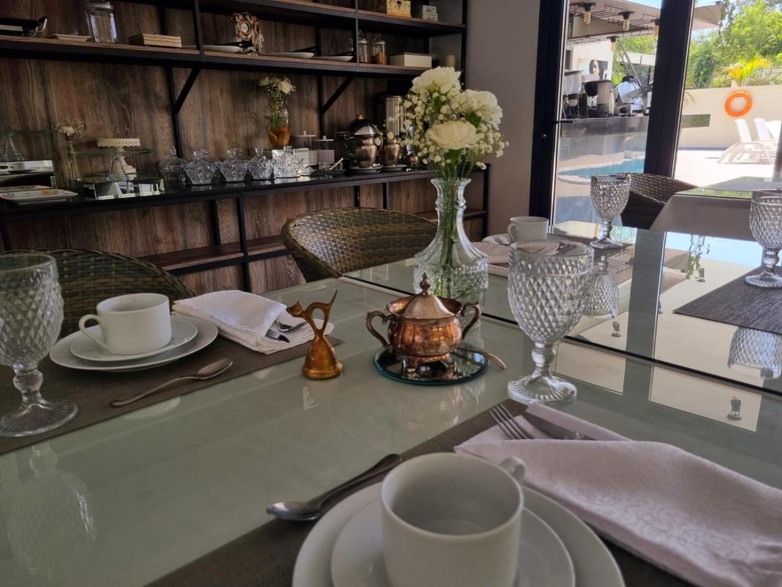 Hotel Oasis-Dream Holidays - La Petite France ซาน เบอนาร์ดิโน ภายนอก รูปภาพ