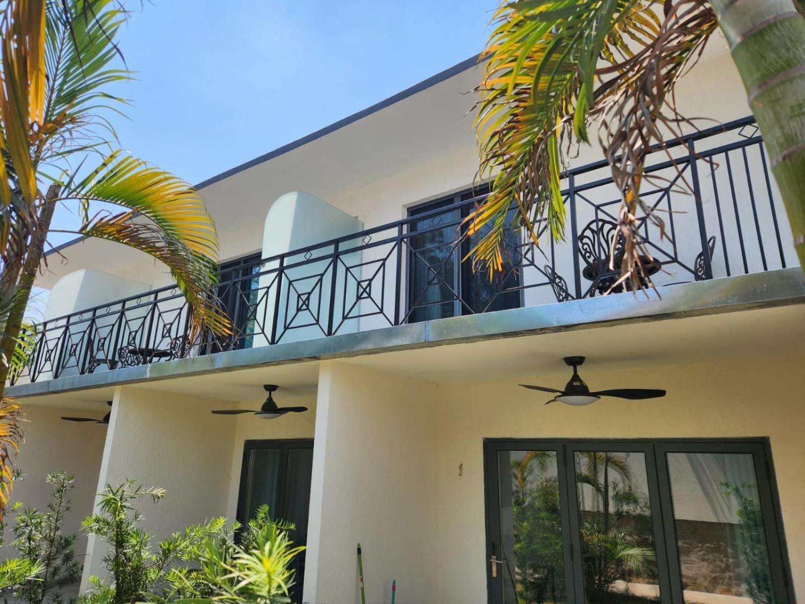 Hotel Oasis-Dream Holidays - La Petite France ซาน เบอนาร์ดิโน ภายนอก รูปภาพ