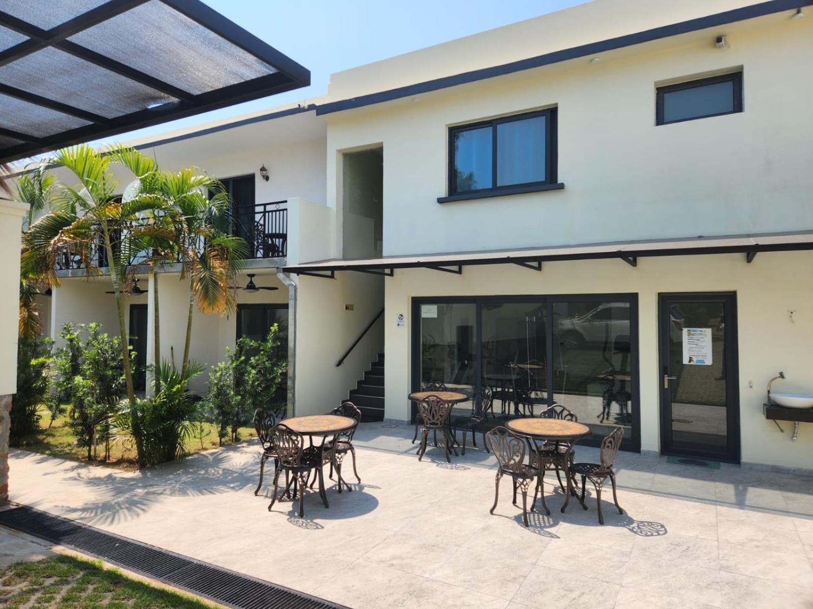 Hotel Oasis-Dream Holidays - La Petite France ซาน เบอนาร์ดิโน ภายนอก รูปภาพ
