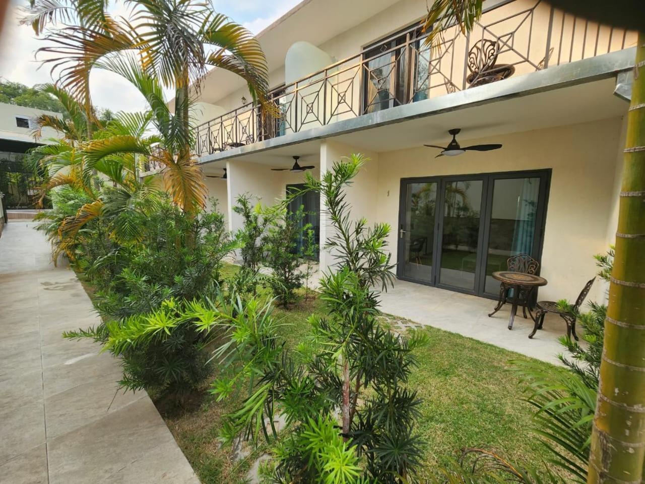 Hotel Oasis-Dream Holidays - La Petite France ซาน เบอนาร์ดิโน ภายนอก รูปภาพ