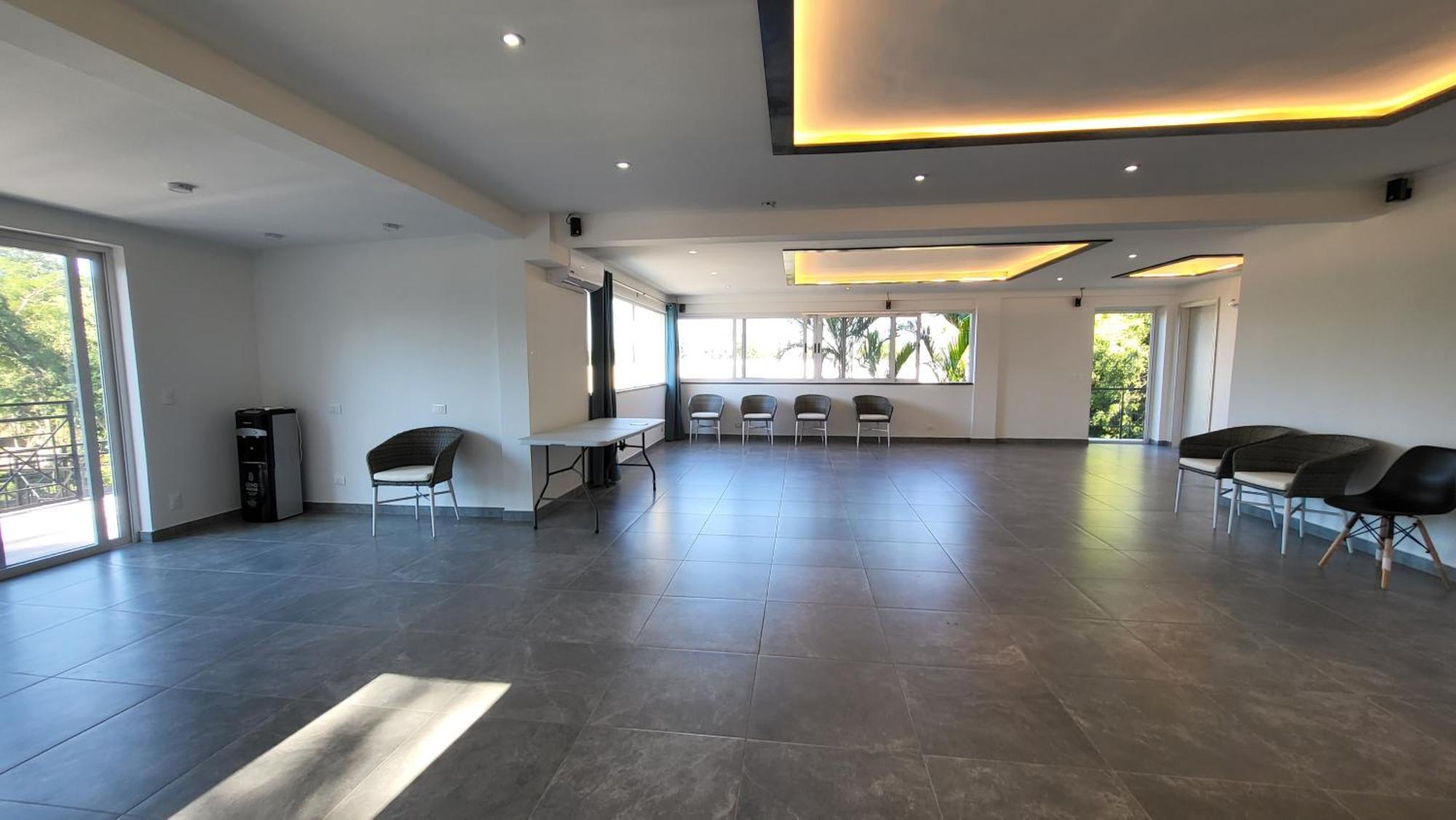 Hotel Oasis-Dream Holidays - La Petite France ซาน เบอนาร์ดิโน ภายนอก รูปภาพ