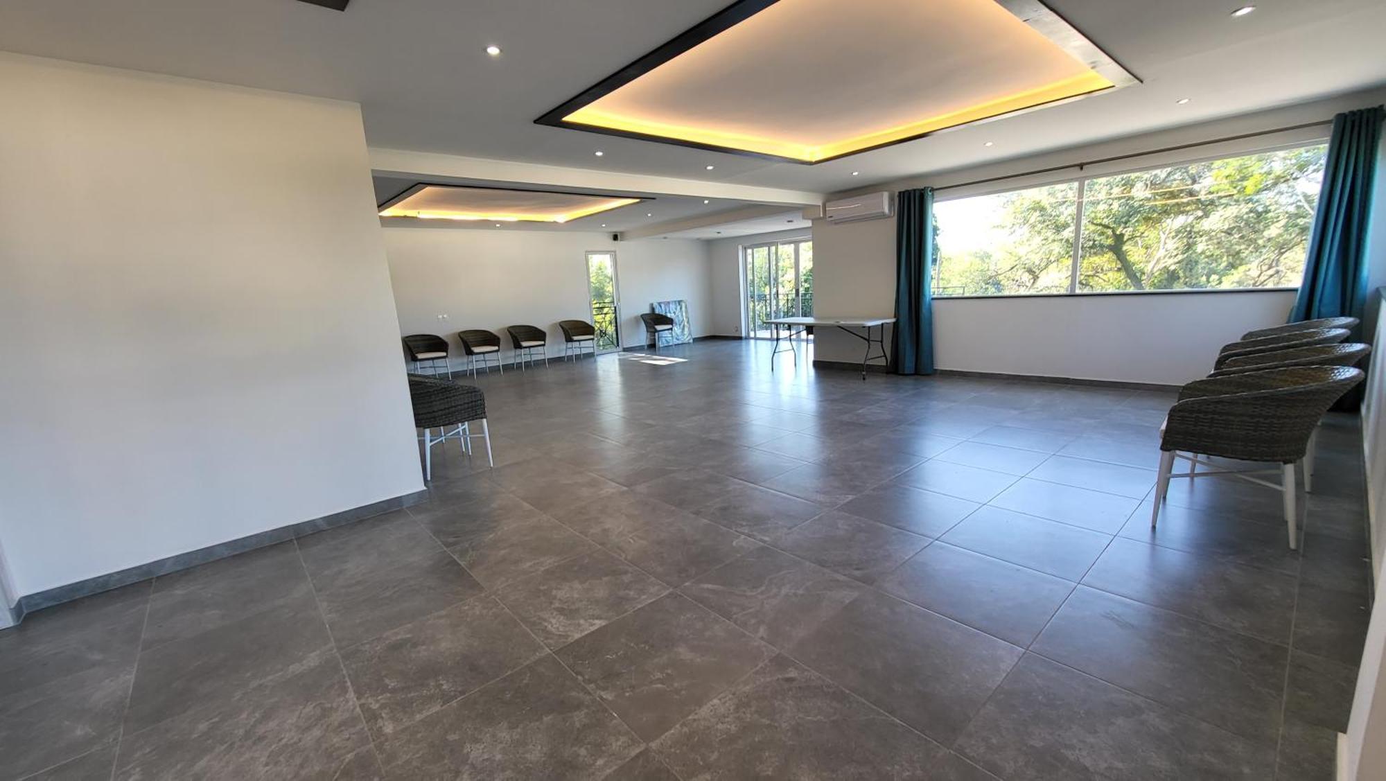 Hotel Oasis-Dream Holidays - La Petite France ซาน เบอนาร์ดิโน ภายนอก รูปภาพ