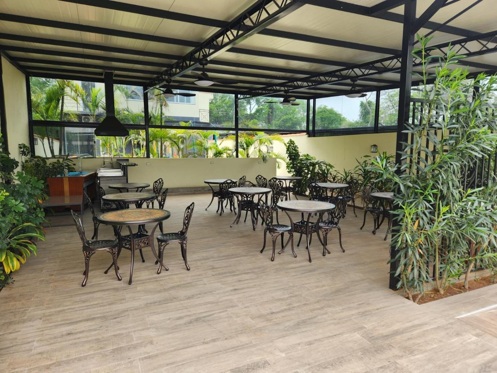 Hotel Oasis-Dream Holidays - La Petite France ซาน เบอนาร์ดิโน ภายนอก รูปภาพ