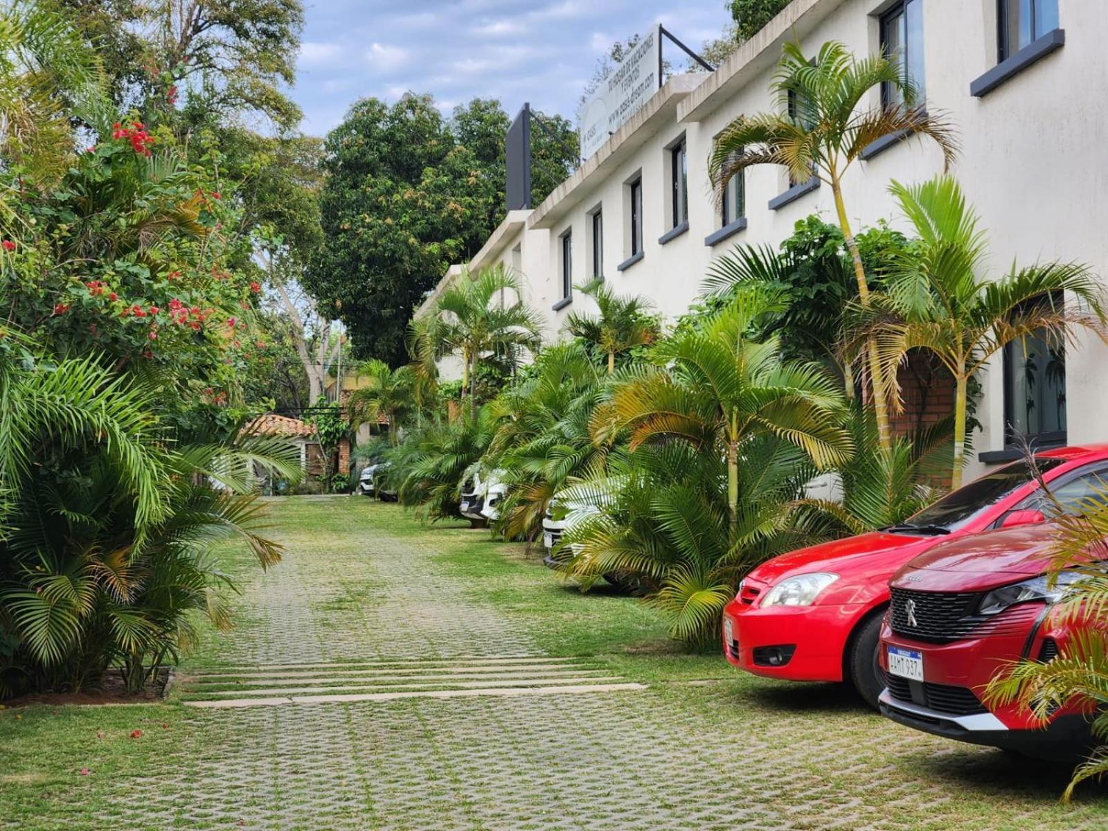 Hotel Oasis-Dream Holidays - La Petite France ซาน เบอนาร์ดิโน ภายนอก รูปภาพ