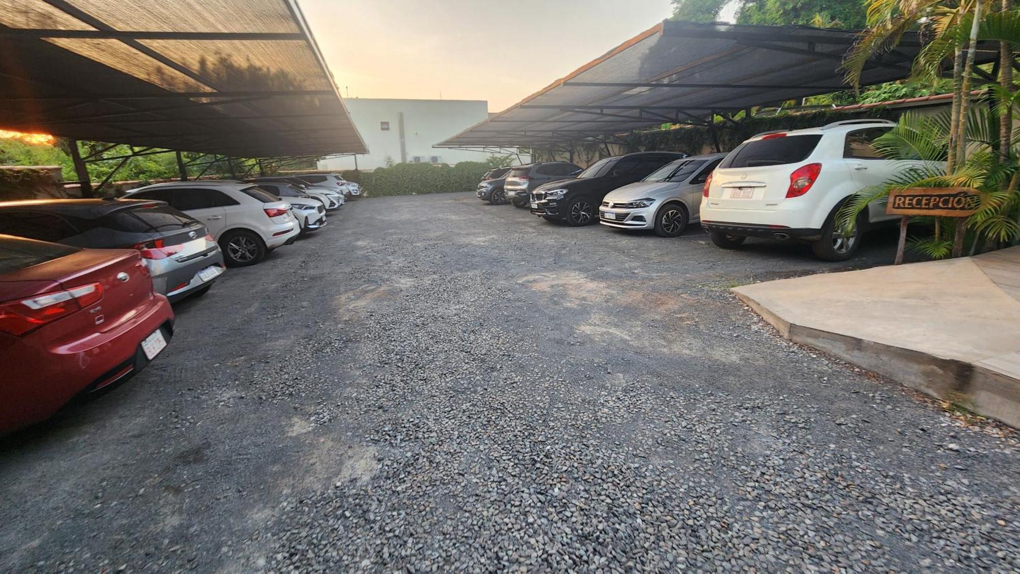 Hotel Oasis-Dream Holidays - La Petite France ซาน เบอนาร์ดิโน ภายนอก รูปภาพ